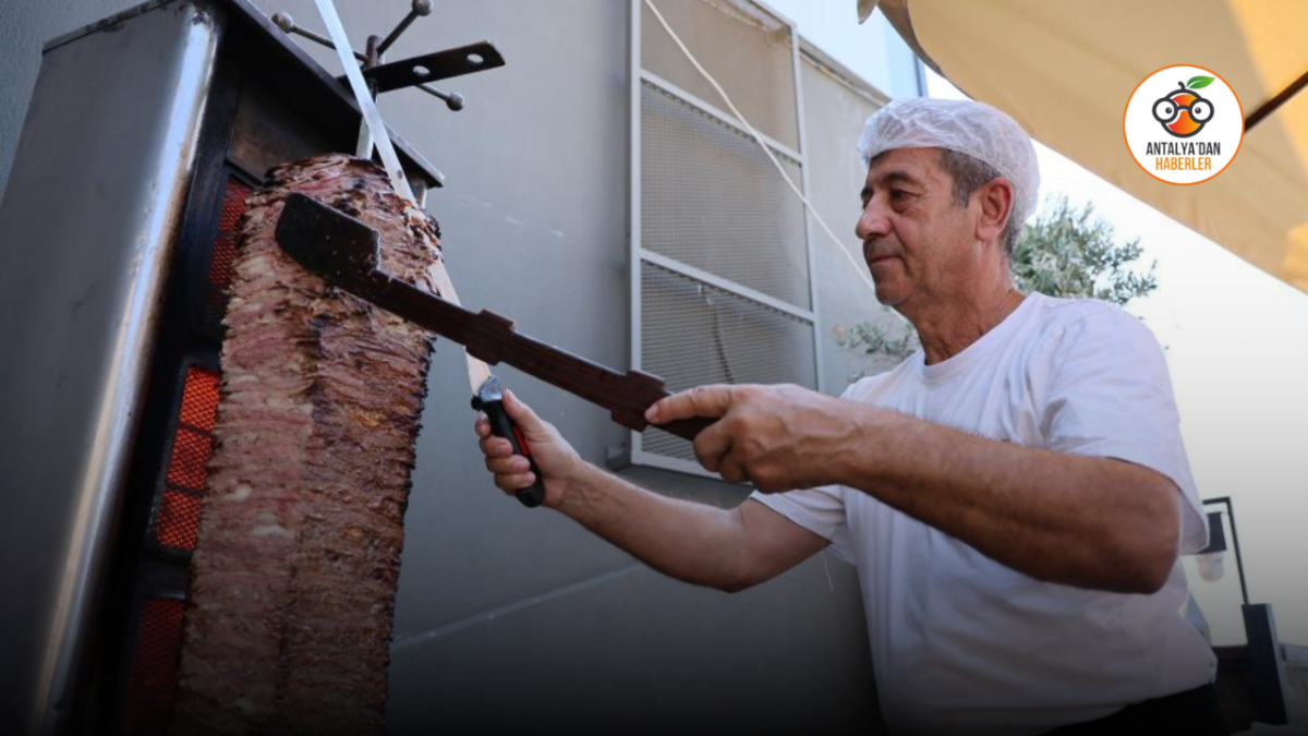 Antalya’da et fiyatı iddiası: Meclis'te döner dağıttı