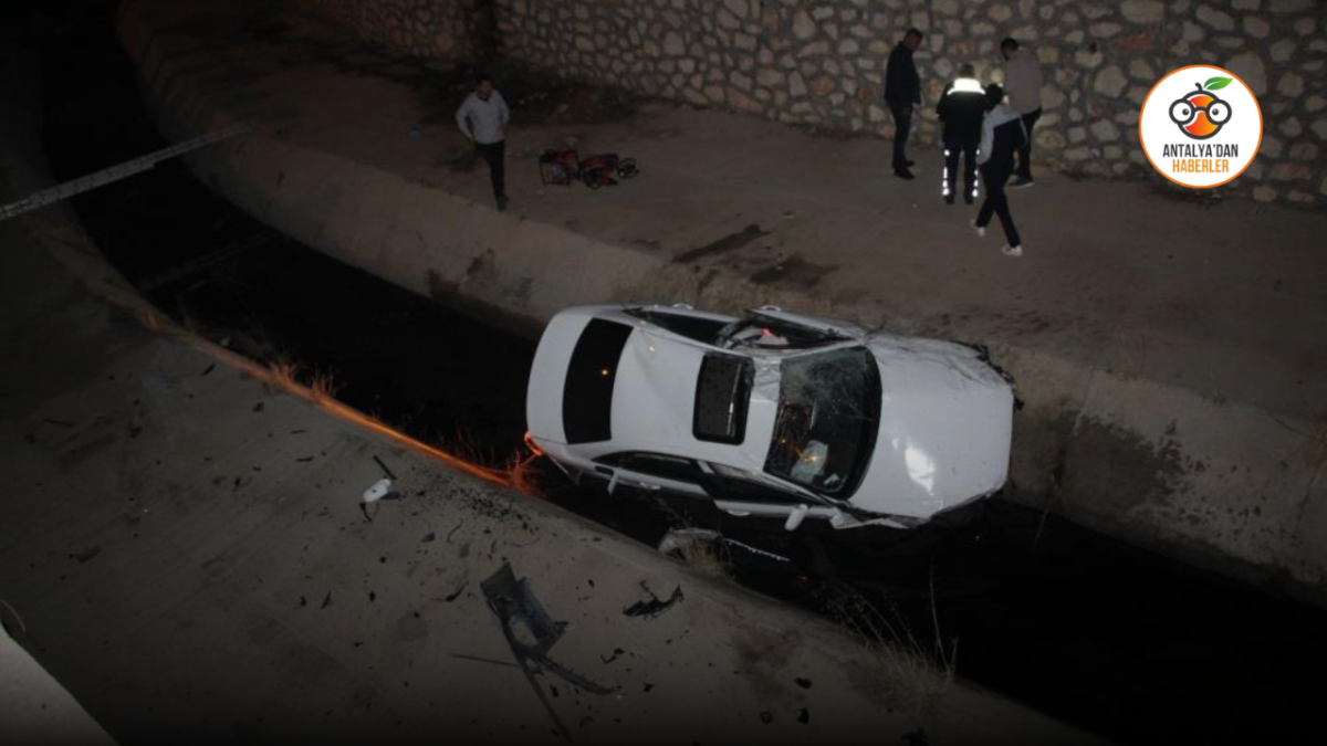 Antalya’da korkunç kaza : 7 metre derinliğindeki kanala uçtu