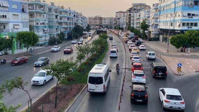 Antalya'da motorlu kara taşıtları sayısı 1.5 milyonu aştı